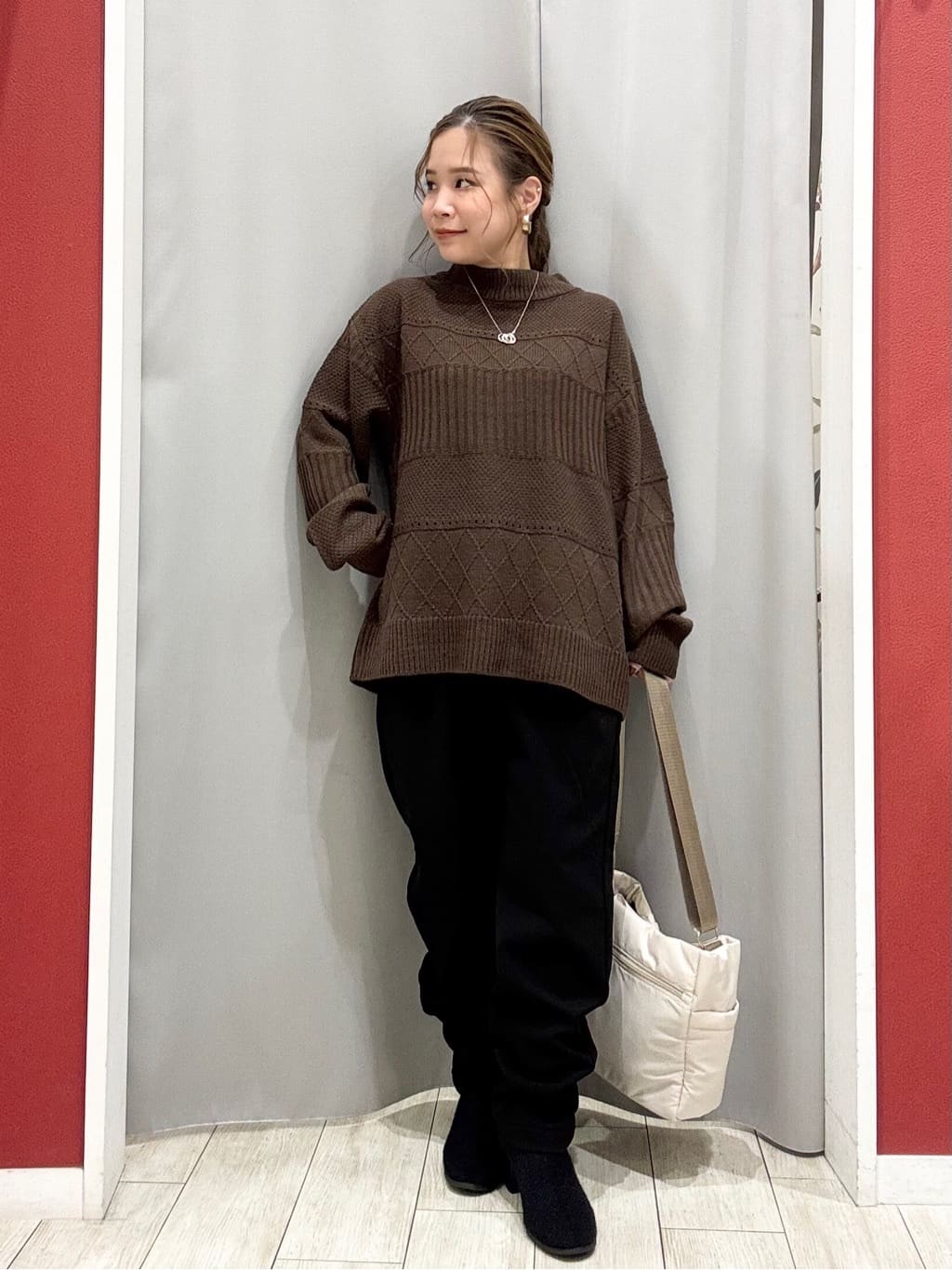 shioさんの「SHOO･LA･RUE｜【撥水/フード取り外し可】冬に嬉しいこだわり満載 ひょうたん柄キルトコート」を使ったコーディネート