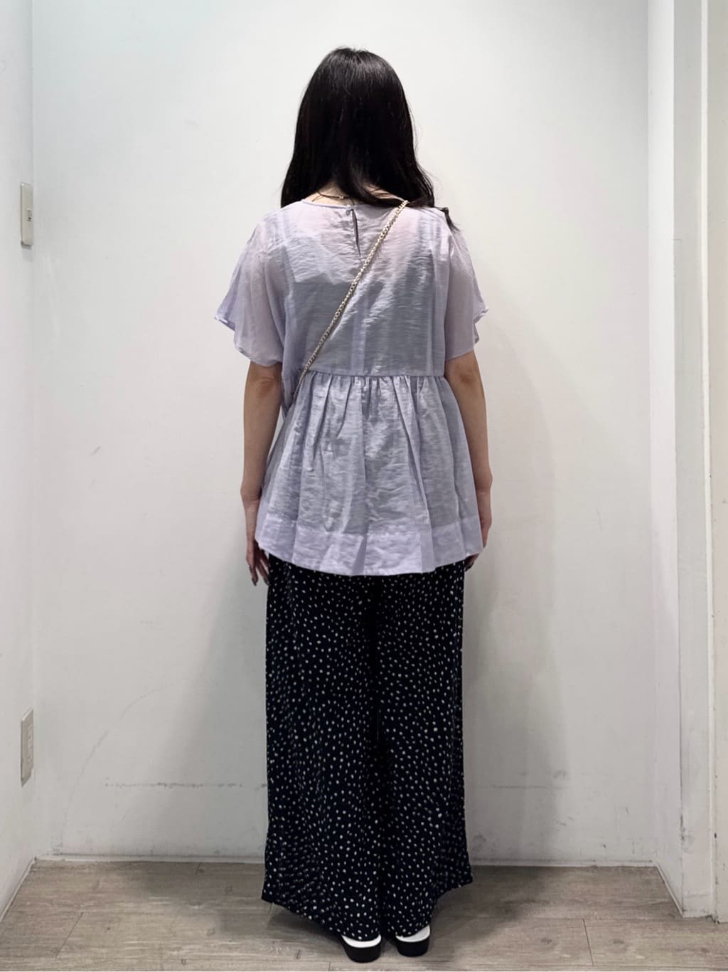 yuicciさんの「OPAQUE.CLIP｜麻混シアーペプラムブラウス【洗濯機洗い可】」を使ったコーディネート