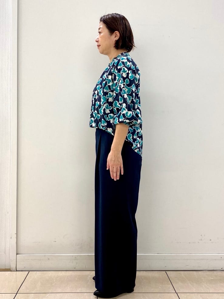 ksmさんの「Reflect｜【ジャケットのインナーにおすすめ◎】花柄タックデザインブブラウス」を使ったコーディネート