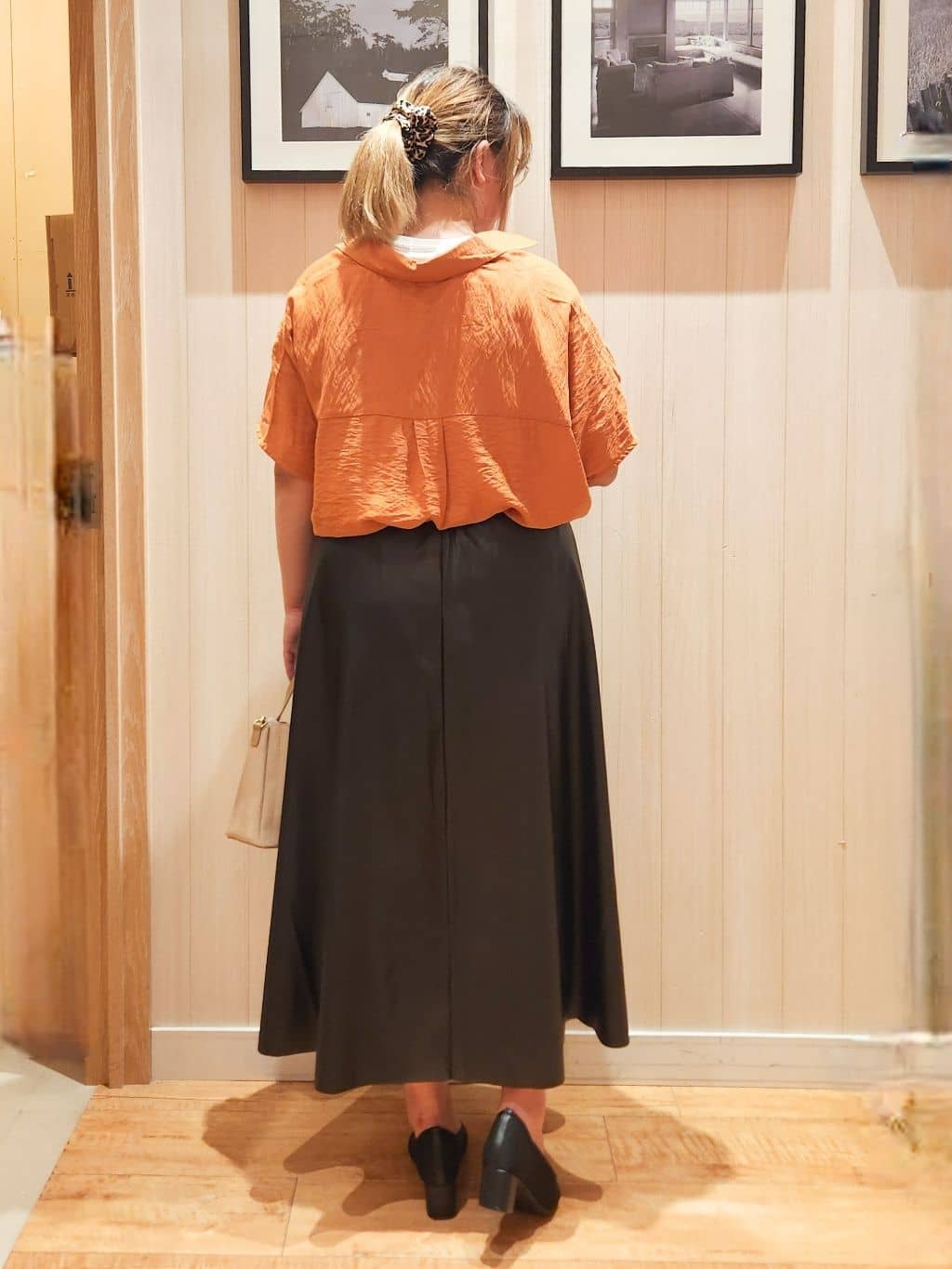 れーやんさんの「SHOO･LA･RUE｜【洗える/S-LL/5分袖】1枚でも羽織としても。さらさらドレープシャツ」を使ったコーディネート