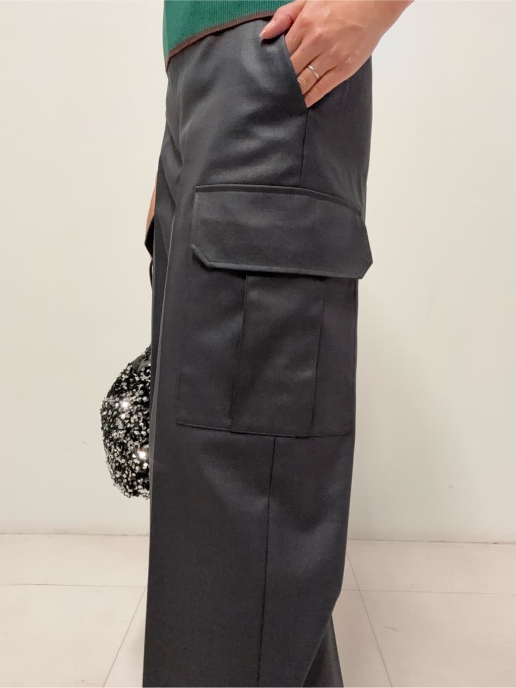 Nishijimaさんの「DRESSTERIOR｜【6色展開/オンオフ】レース編みハーフスリーブニット」を使ったコーディネート
