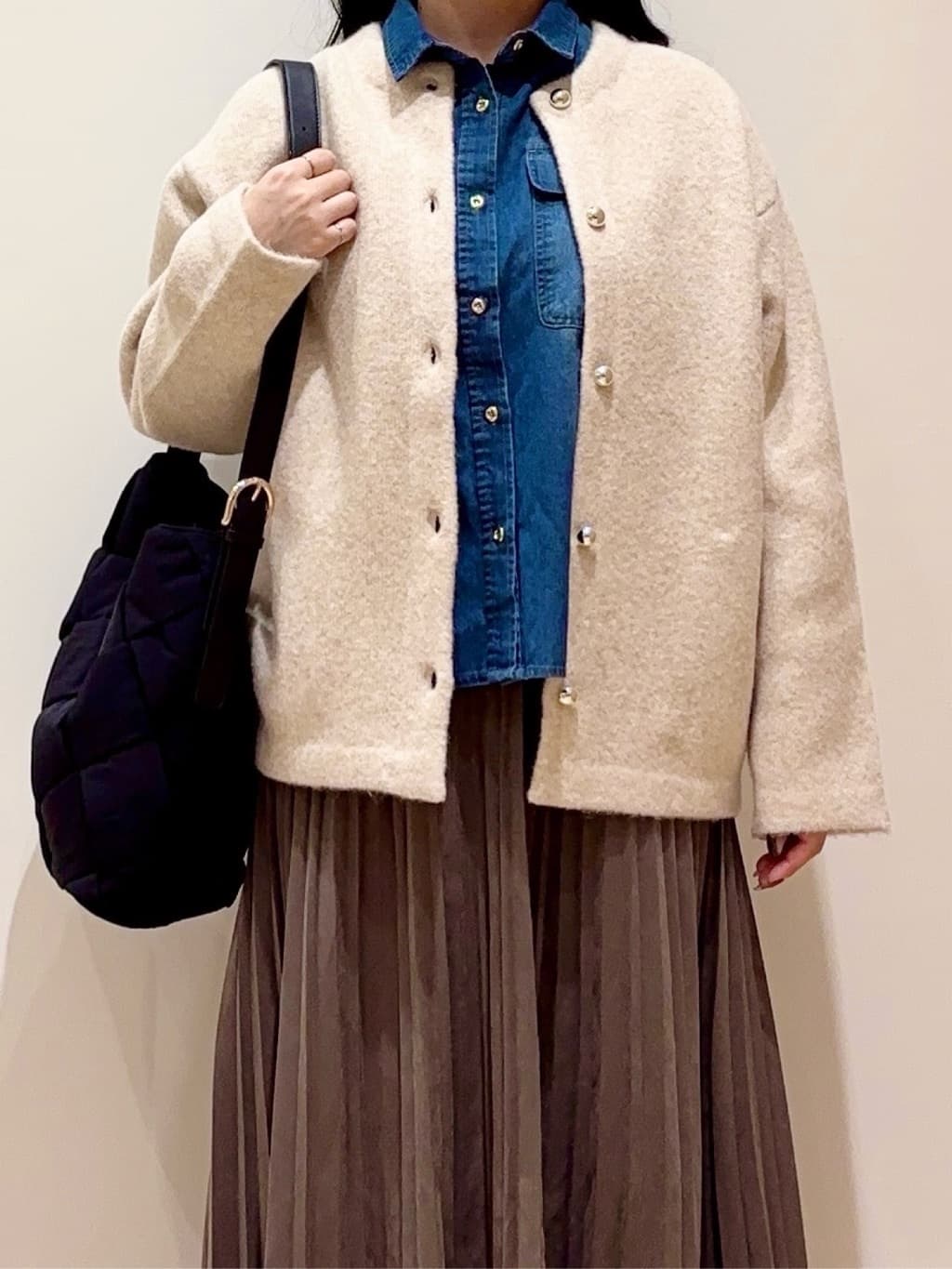 minamiさんの「grove｜ふっくらやわらかく、毛混オーバーニットカーディガン」を使ったコーディネート