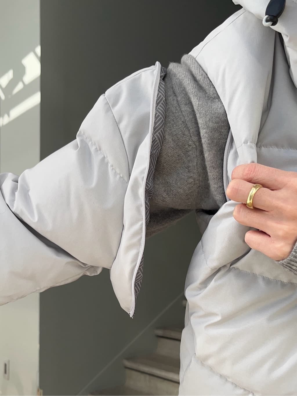 神野（jinno）さんの「TAKEO KIKUCHI｜【Air Palette Knit】ワンポイント カラーニット プルオーバー」を使ったコーディネート