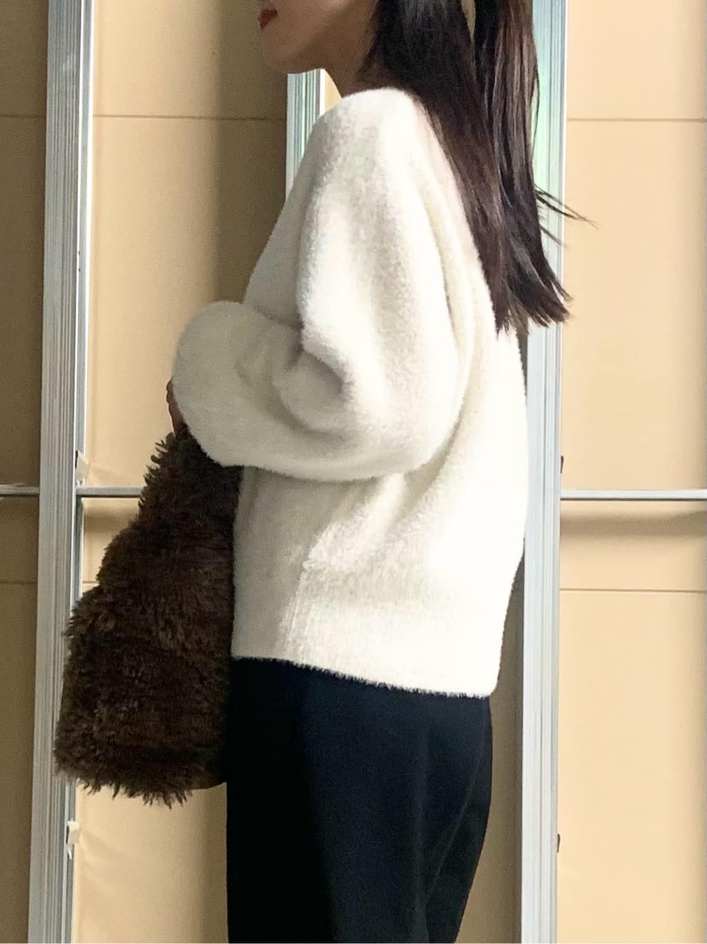 sahoさんの「THE SHOP TK｜【洗える】上品にきらめく フェザーラメニット」を使ったコーディネート