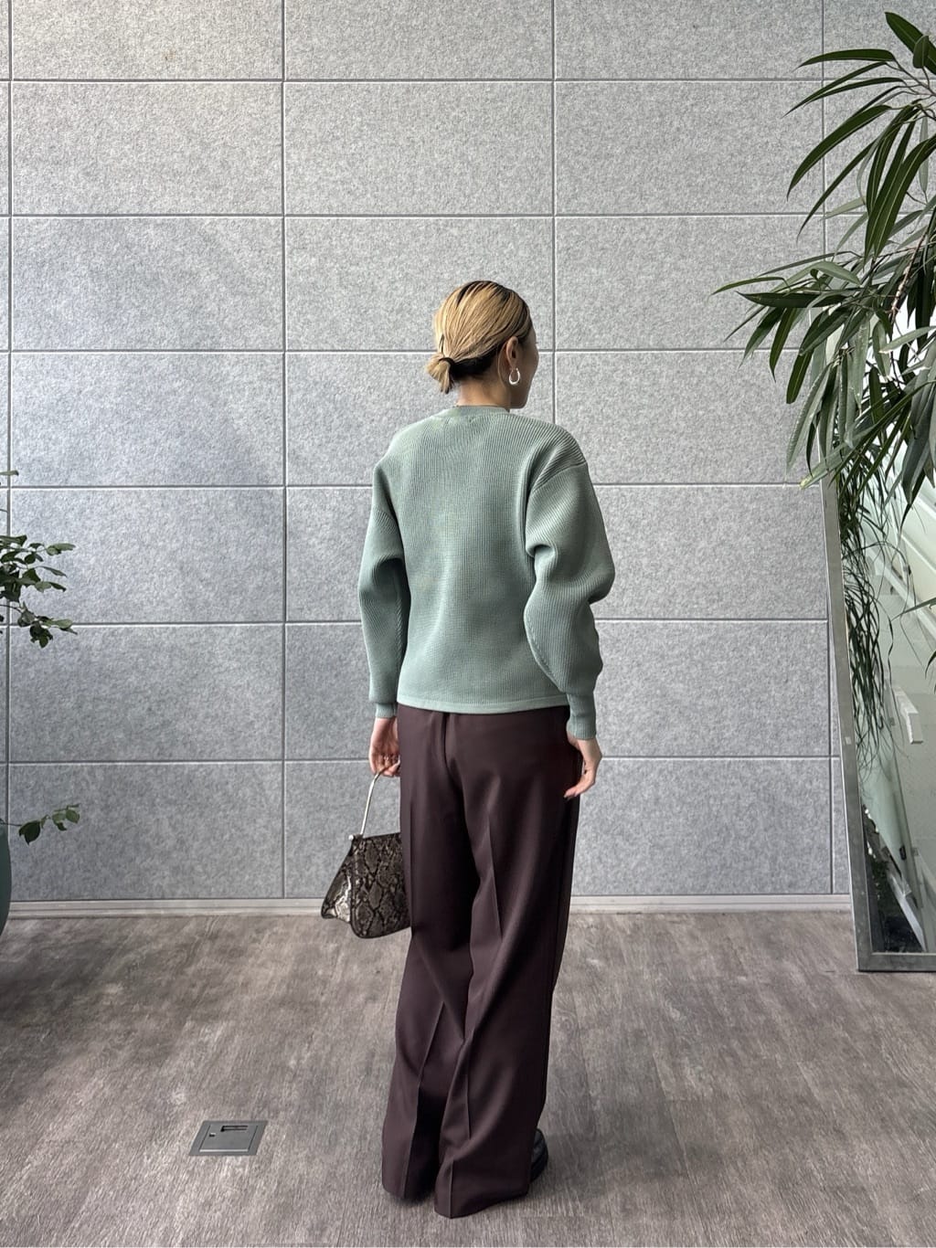 kotakiさんの「INDIVI｜Comfy SET UP｜イージーストレートワイドパンツ【セットアップ対応／通勤/カセット服】」を使ったコーディネート