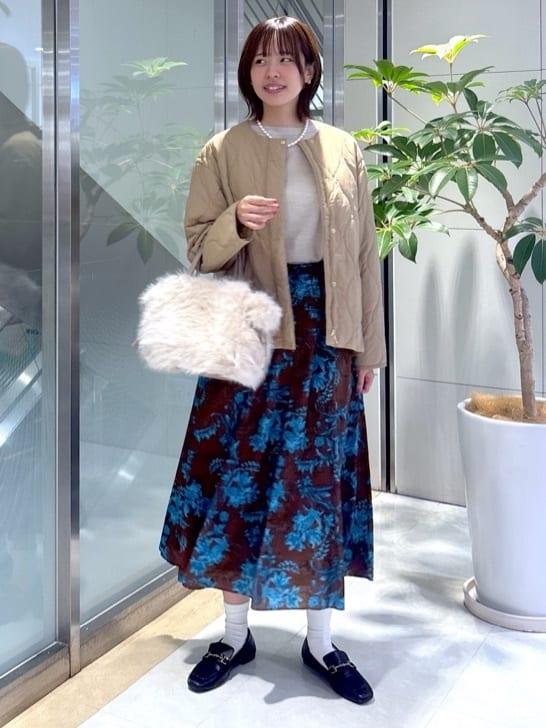 yukaさんの「UNTITLED｜【アンサンブル可/洗える】シルクウールカシミヤ ドルマンスリーブニット」を使ったコーディネート