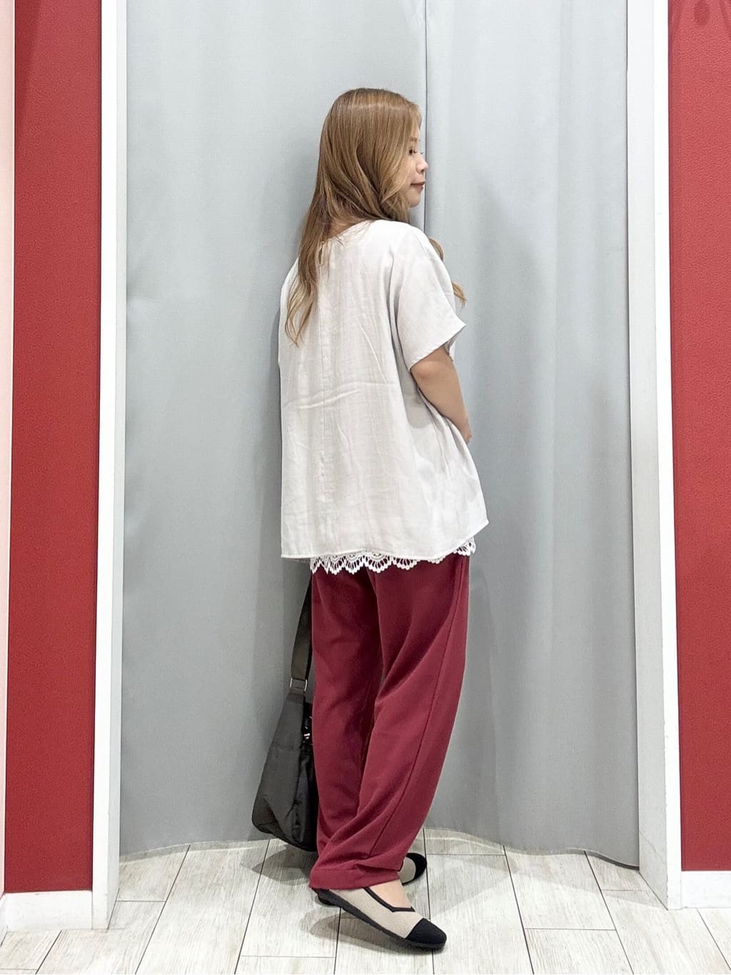 shioさんの「SHOO･LA･RUE｜【S-LL】着るだけで簡単にコーデが決まる レースレイヤード風ドルマントップス」を使ったコーディネート