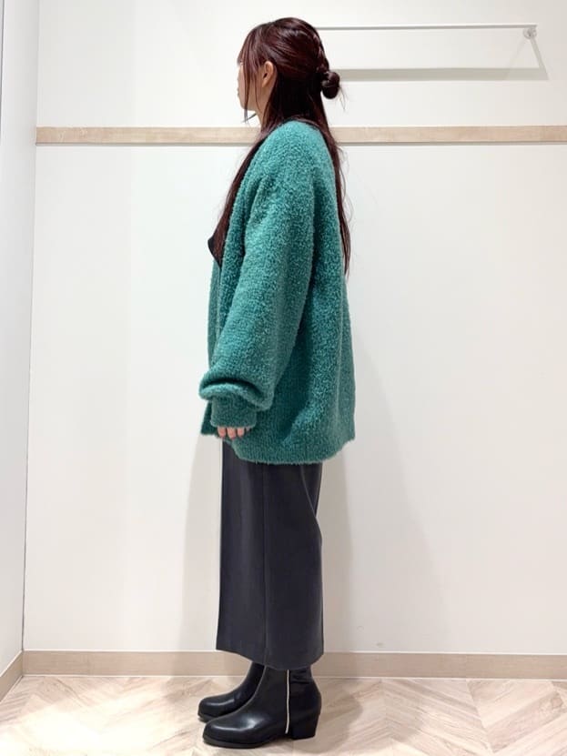 nanaさんの「SHOO･LA･RUE｜【S-LL】思わず触れたくなる ふわふわ Vネックニットカーディガン」を使ったコーディネート