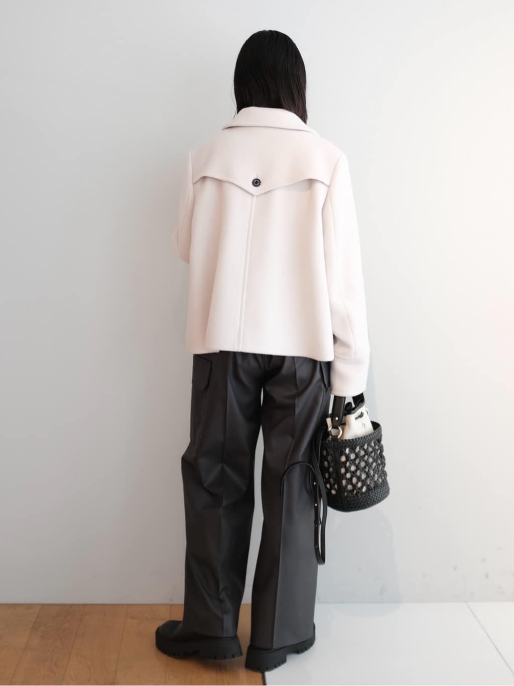 Kishimotoさんの「DRESSTERIOR｜◆Dhyana．（ディアナドット） バックファスナー チェルシーブーツ」を使ったコーディネート