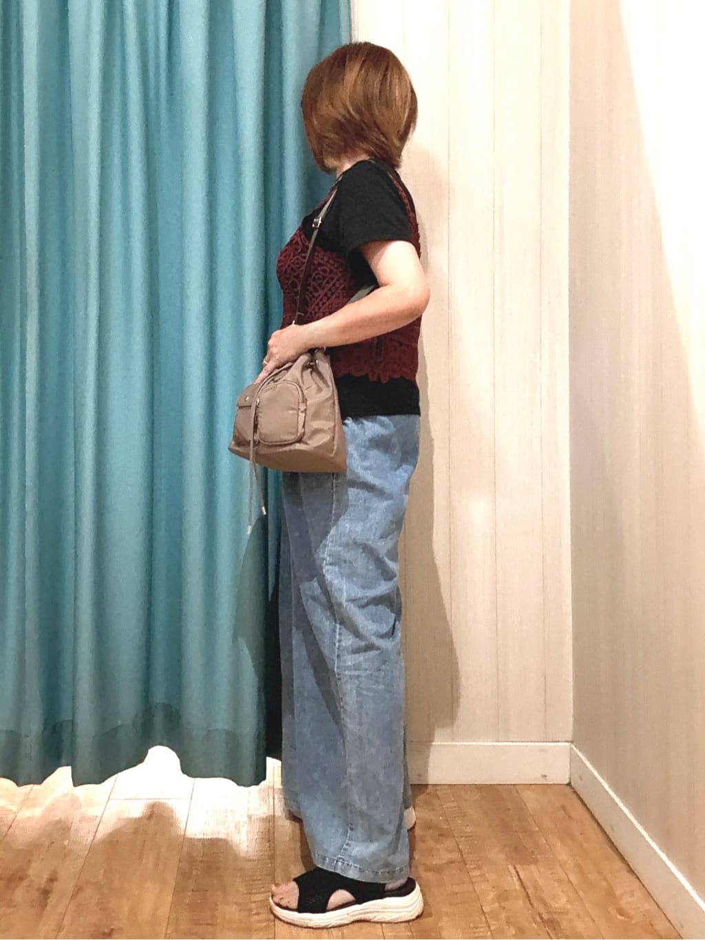 もっちさんの「SHOO･LA･RUE｜【2点セット/ひんやり】レースビスチェ＋Tシャツ」を使ったコーディネート