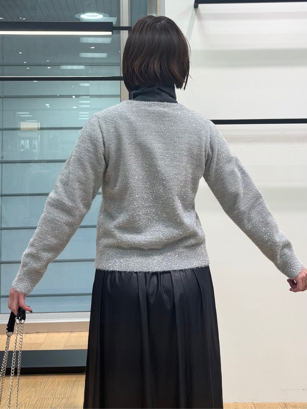 asamiさんの「INDIVI｜【洗える】ラメニットカーディガン」を使ったコーディネート