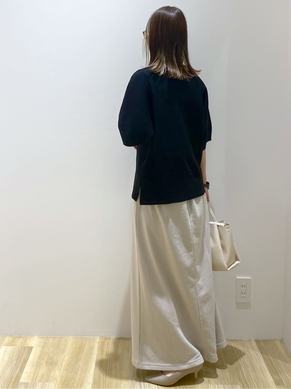 えりさんの「OPAQUE.CLIP｜ラメスウェットイージーロングスカート【洗濯機洗い可】」を使ったコーディネート