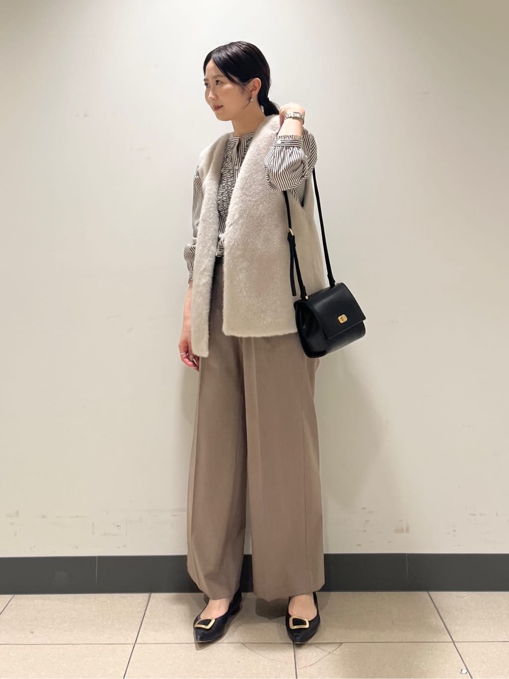 shokoさんの「INDIVI｜【洗える】胸元タックフリル長袖ブラウス」を使ったコーディネート