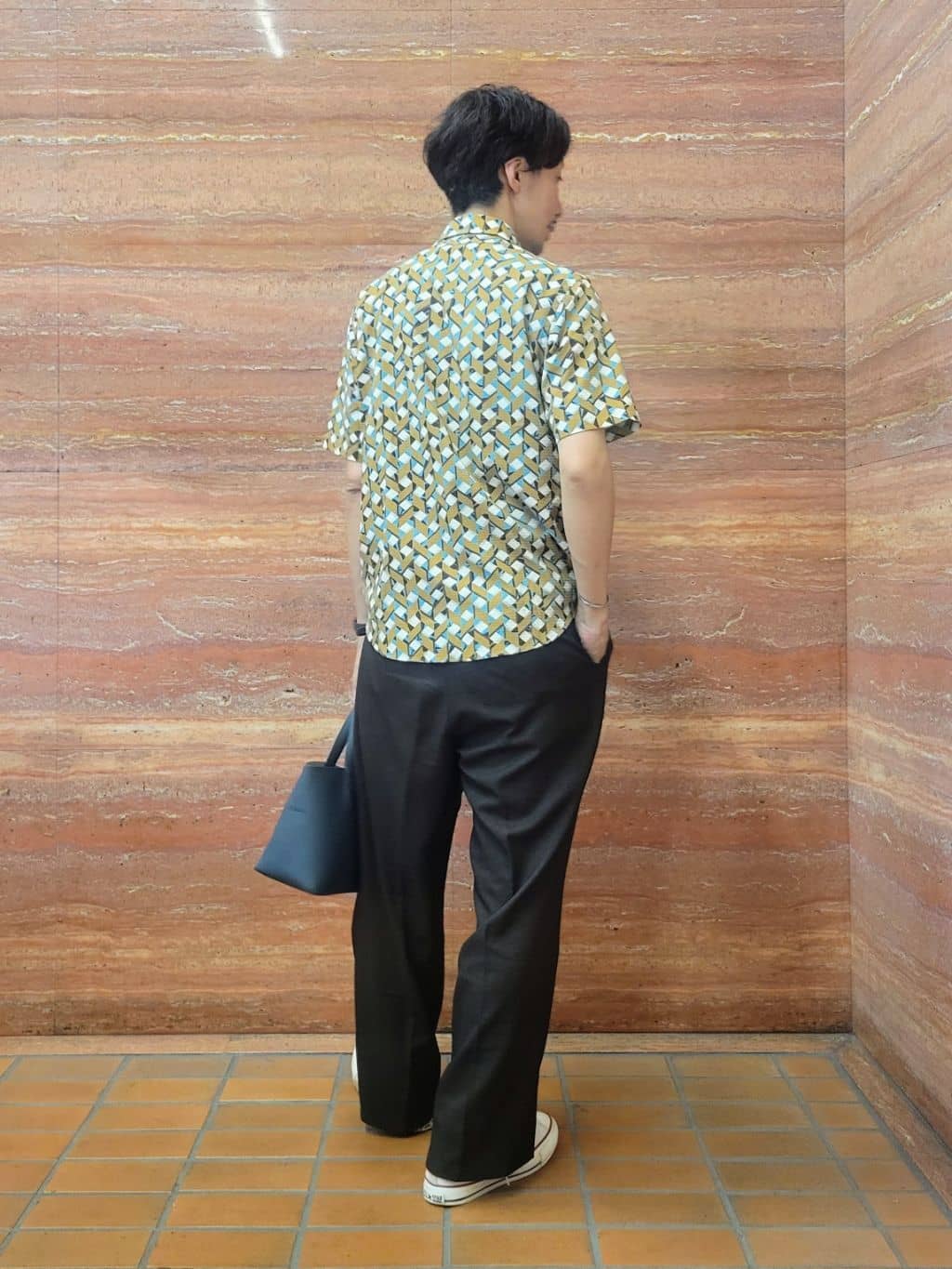 piroyaさんの「TAKEO KIKUCHI｜【COOL CITY WEAR】籠目アート柄 サッカーシャツ /通気性」を使ったコーディネート