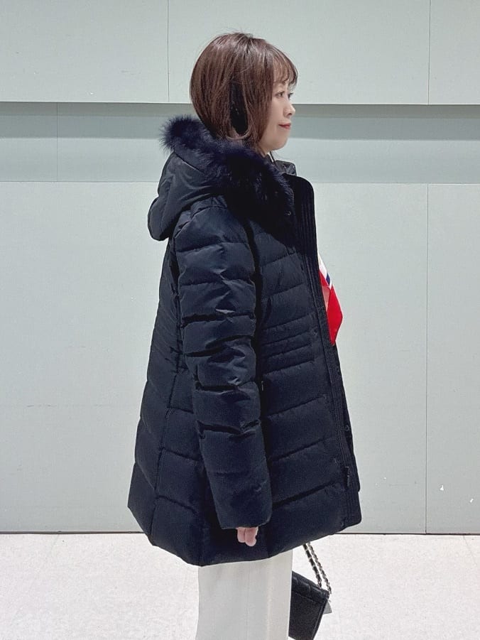 makiさんの「UNTITLED｜【はっ水機能/フード取り外し可】ミディダウンコート」を使ったコーディネート
