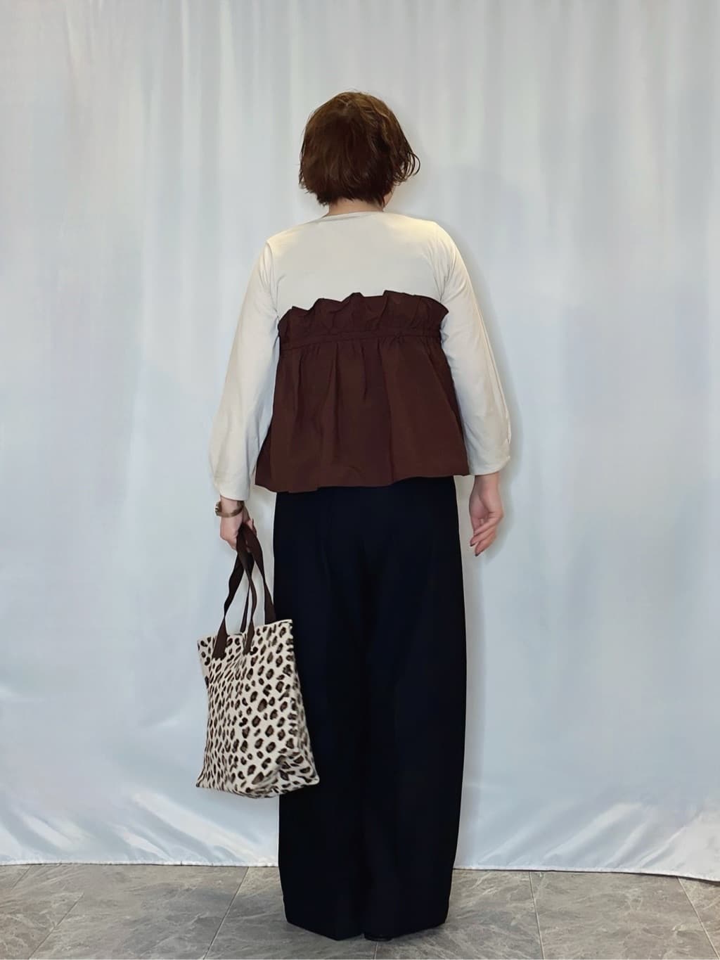 たみさんの「SHOO･LA･RUE｜【洗濯機可/S-LL】1枚で華やか フリルドッキングトップス」を使ったコーディネート