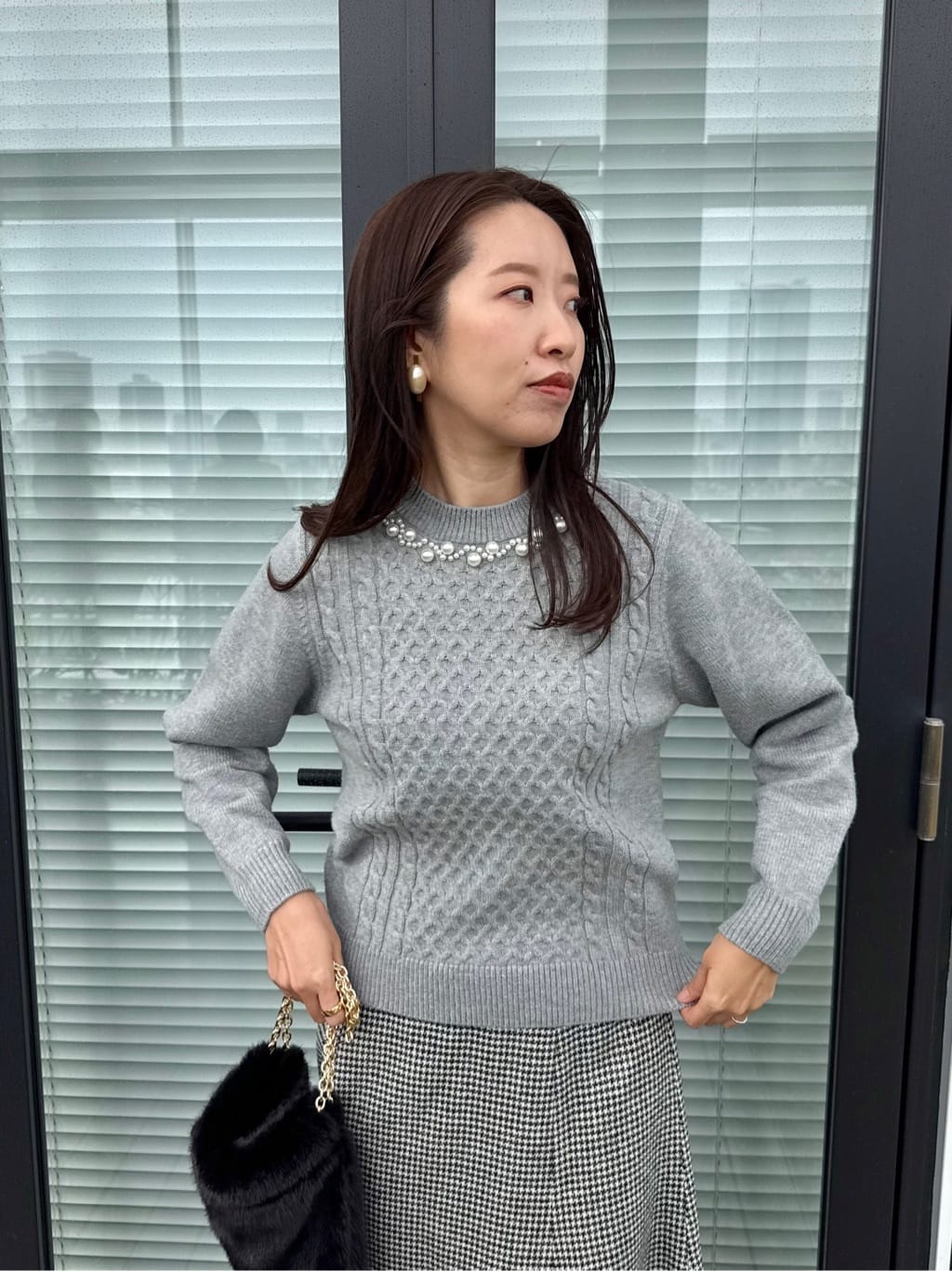 teiさんの「Couture brooch｜フェイクファーチェーンバッグ」を使ったコーディネート