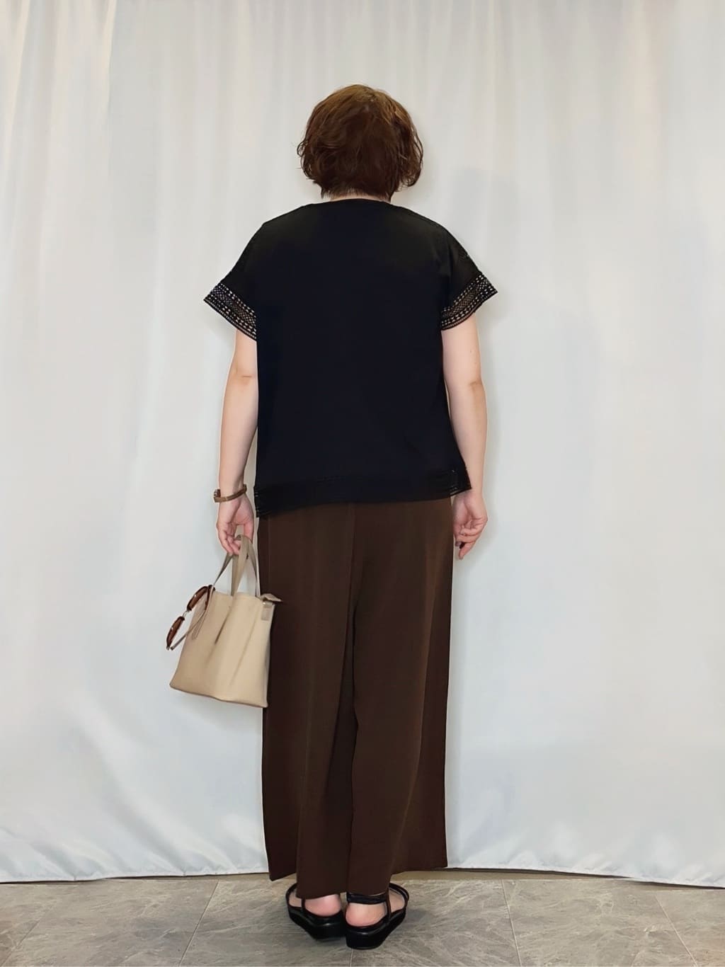 たみさんの「SHOO･LA･RUE｜【S-LL/ひんやり】インせず決まる 楽してきれいなレース付きトップス」を使ったコーディネート