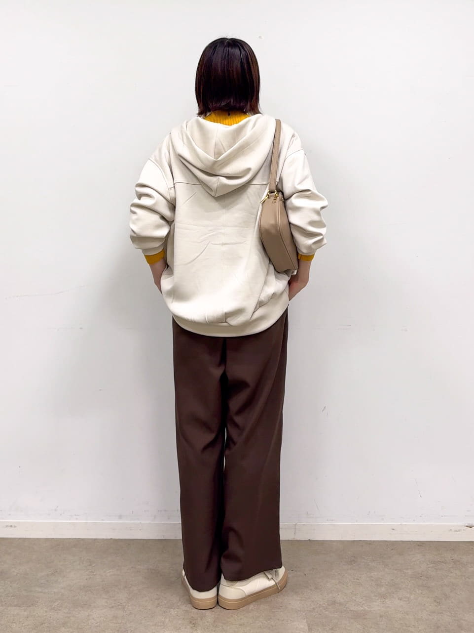 𝐜𝐡𝐢𝐤𝐚さんの「SHOO･LA･RUE｜【S-LL】大人カジュアルに ベアトップ風 キャミサロペット」を使ったコーディネート