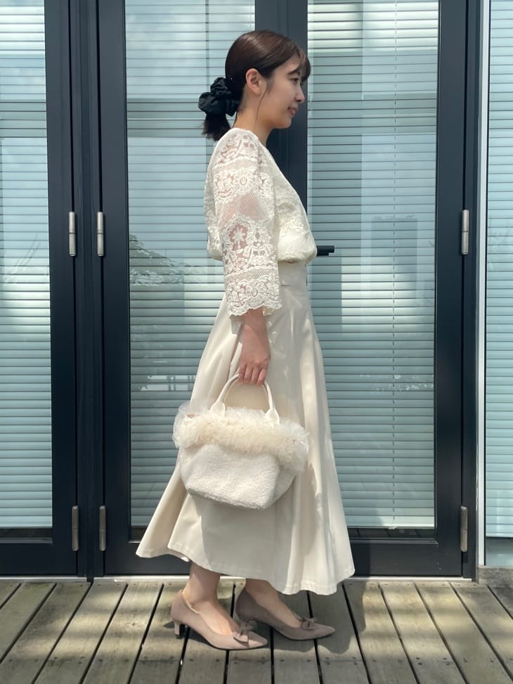 abeさんの「Couture brooch｜カットパイピングリボンパンプス」を使ったコーディネート