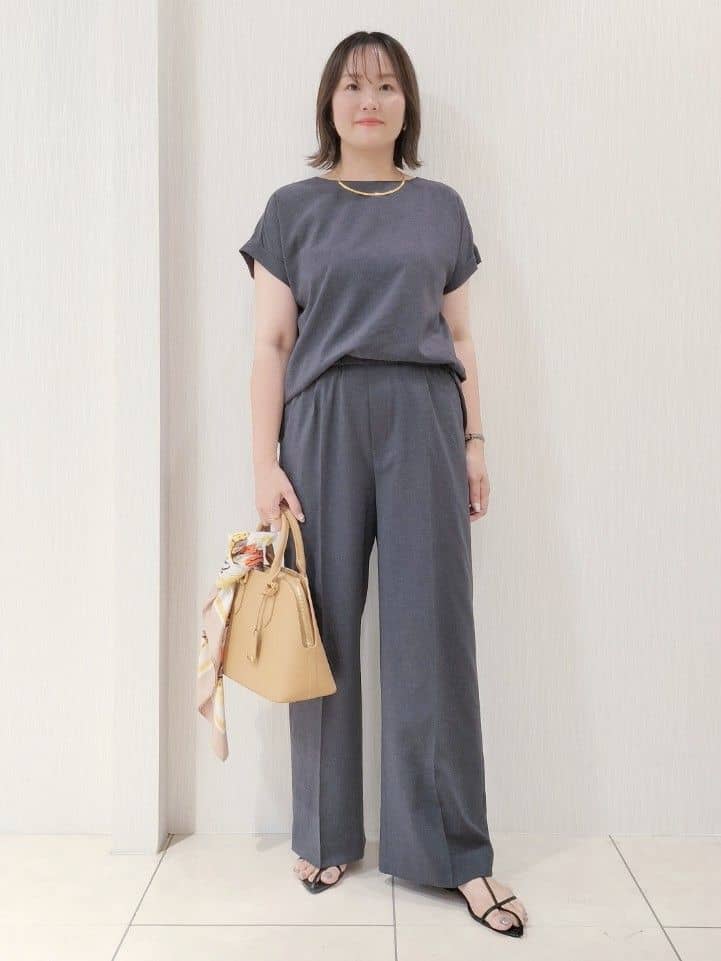 naokoさんの「UNTITLED｜【セットアップ可/はっ水/通勤】リラククール 半袖ブラウス」を使ったコーディネート