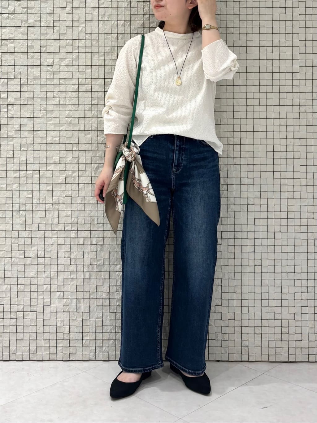 sakuさんの「INDIVI｜【UVケア／吸汗速乾】スリーブデザインブラウス」を使ったコーディネート