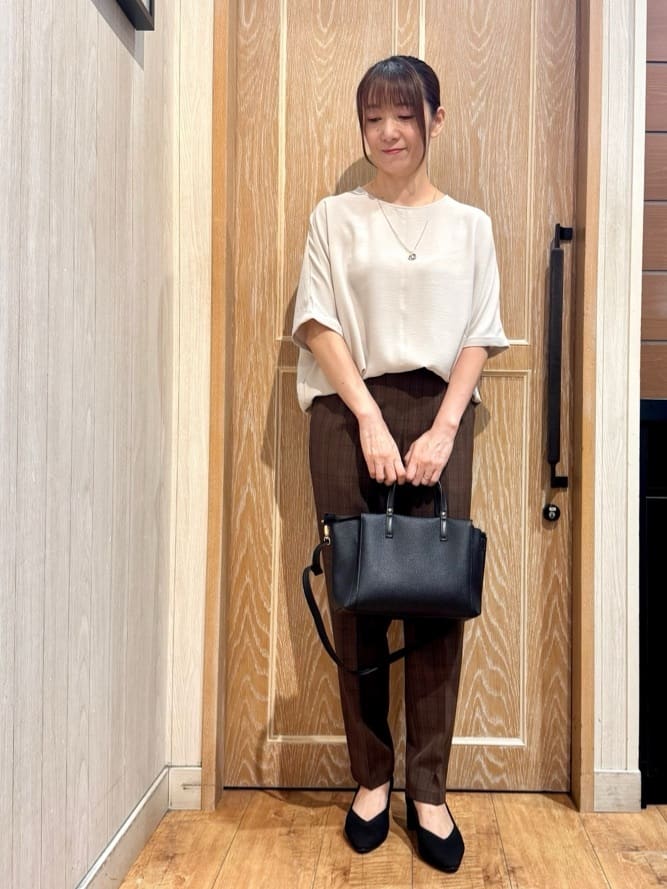 KAORIさんの「SHOO･LA･RUE｜【洗濯後しわになりにくい】さらっとタッチの 5分袖ドルマンブラウス」を使ったコーディネート