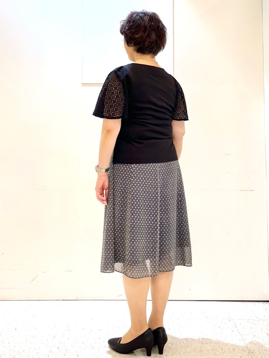 ヤスコさんの「Reflect｜幾何レーススリーブプルオーバージャージ」を使ったコーディネート