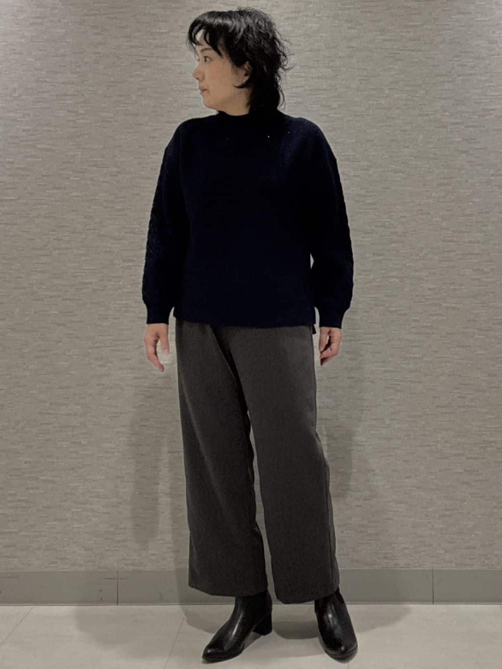 KOJIMAさんの「Reflect｜【ウエスト総ゴム／セットアップ可】フルレングスストレートパンツ」を使ったコーディネート