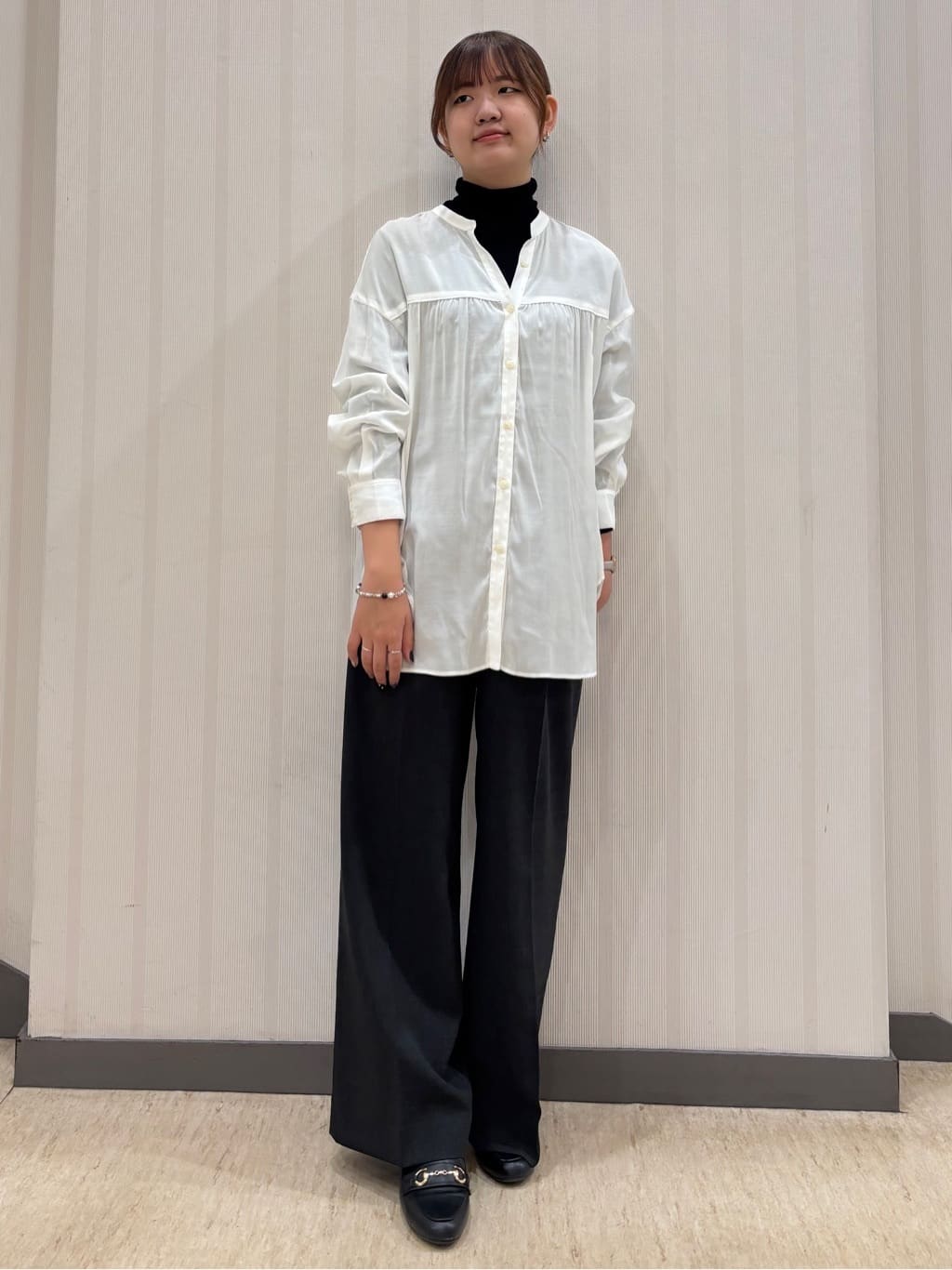 ちひさんの「INDIVI｜【洗える／薄手／ラメ】シアーラメニット」を使ったコーディネート