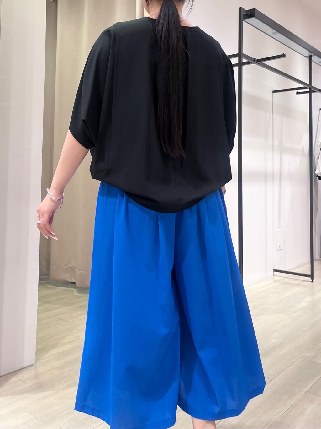 hasuさんの「INDIVI｜【体型カバー/SETUP可能】ジョーゼット　ドルマンブラウス」を使ったコーディネート