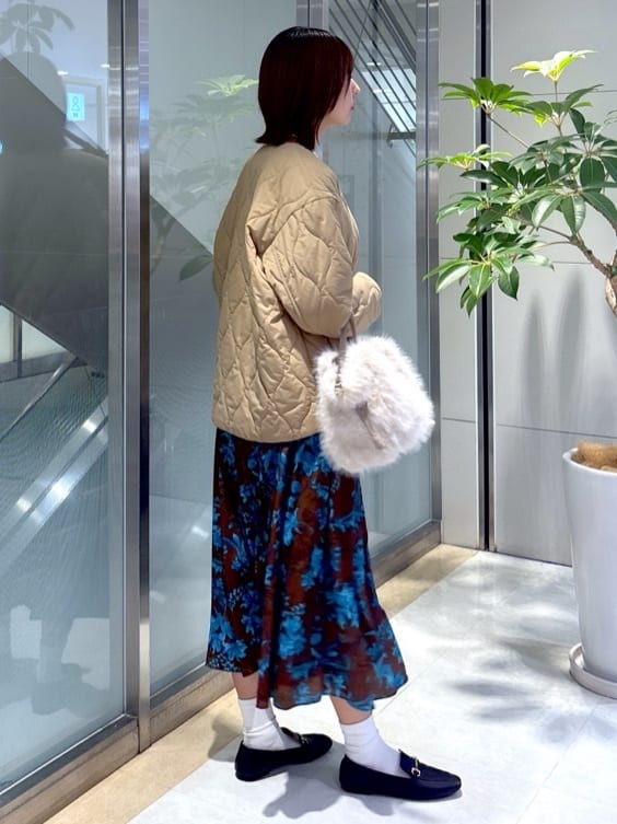 yukaさんの「UNTITLED｜【アンサンブル可/洗える】シルクウールカシミヤ ドルマンスリーブニット」を使ったコーディネート