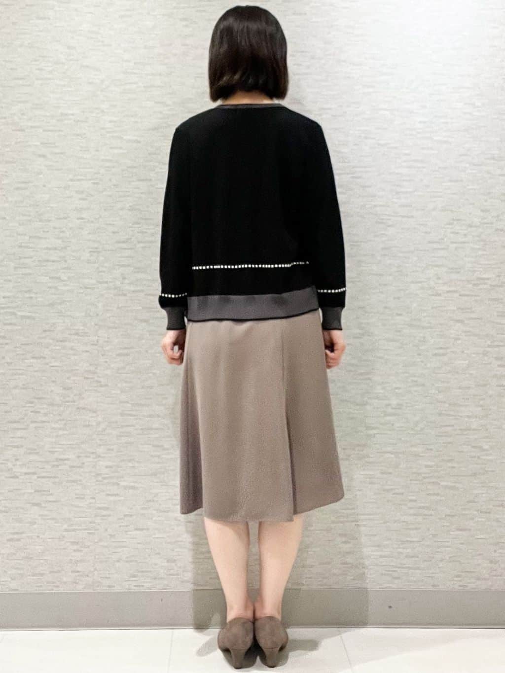 marikoさんの「Reflect｜【WEB先行カラーあり／手洗い可／アンサンブル可】バイカラーカーディガン」を使ったコーディネート