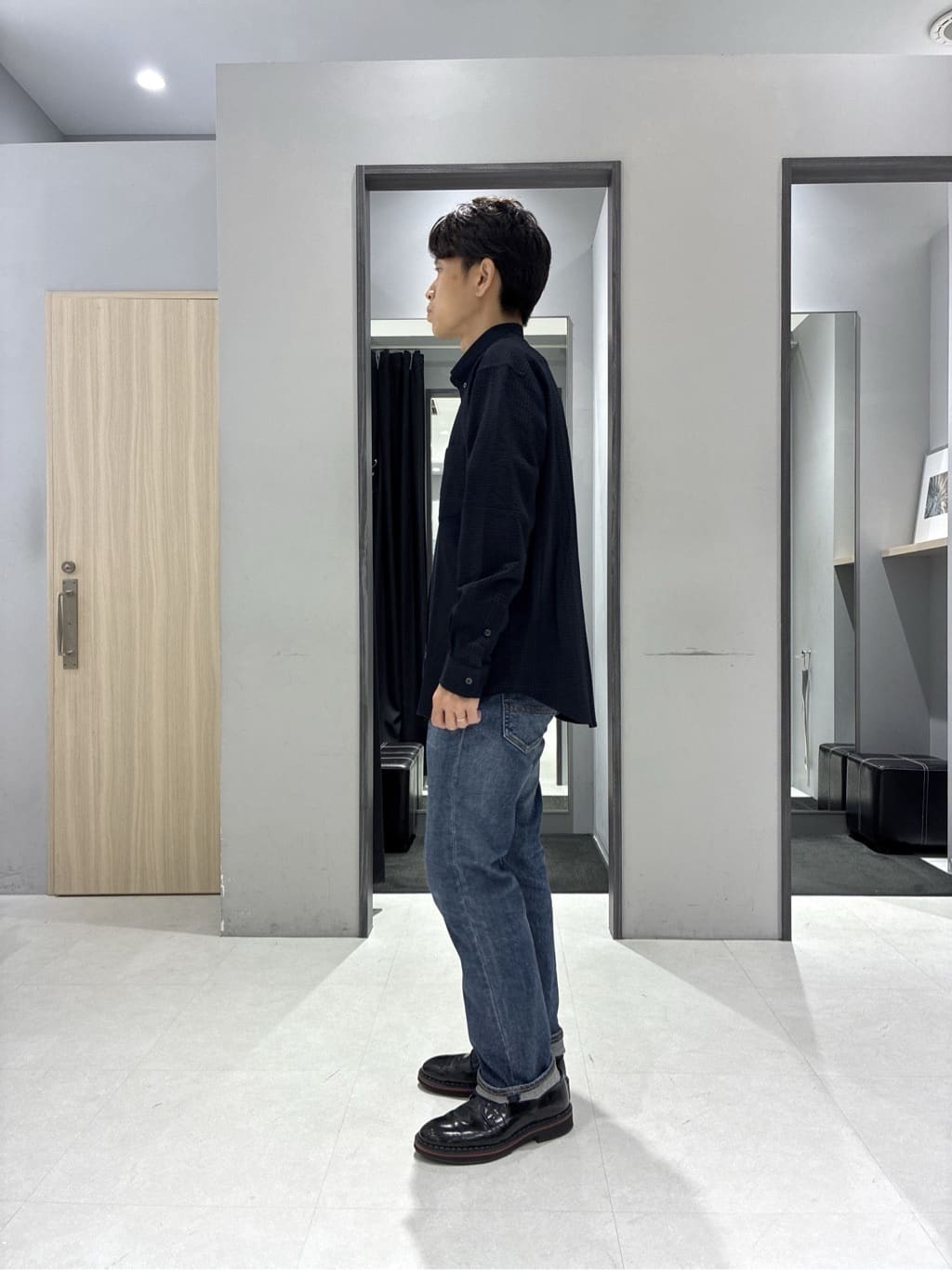 わいずみさんの「TAKEO KIKUCHI｜【尾州織】ショールカラー カーディガン」を使ったコーディネート