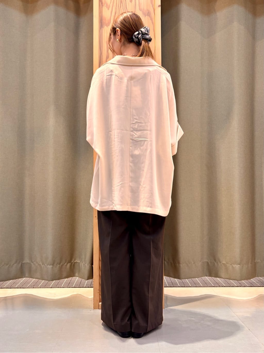 HaNeさんの「THE SHOP TK｜ドルマン半袖ジャケット【洗える】」を使ったコーディネート