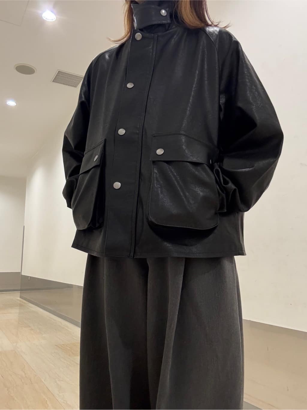 Renaさんの「tk.TAKEO KIKUCHI｜グランパバギースラックス」を使ったコーディネート
