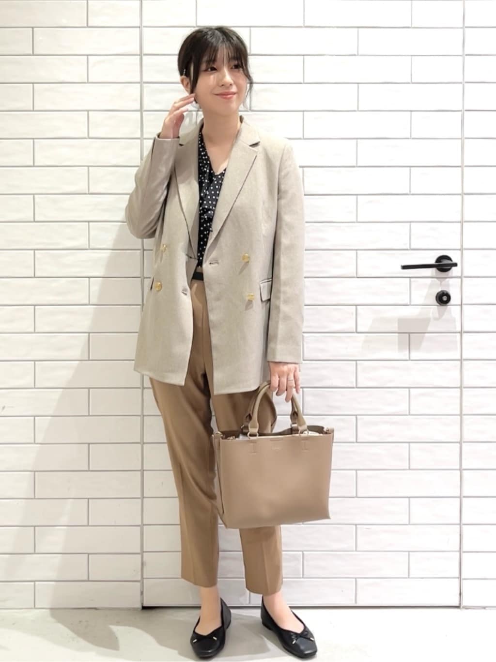 しおりさんの「OPAQUE.CLIP｜《SS-LLサイズ》ハイストレッチイージースティックパンツ【洗濯機洗い可】」を使ったコーディネート