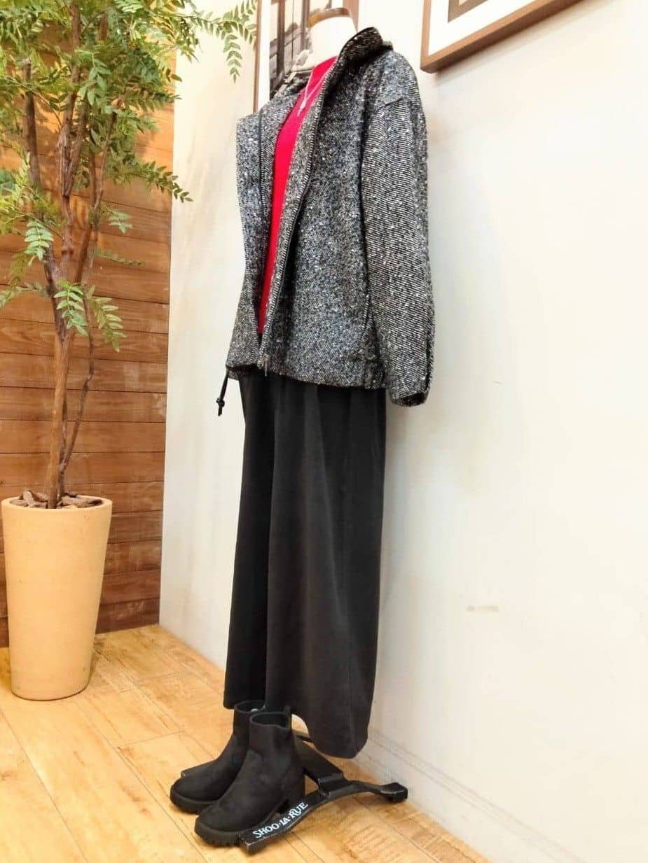 うっちーさんの「SHOO･LA･RUE｜【洗える/毛玉レス】表面がきれいなハイネックバックスリットニット」を使ったコーディネート