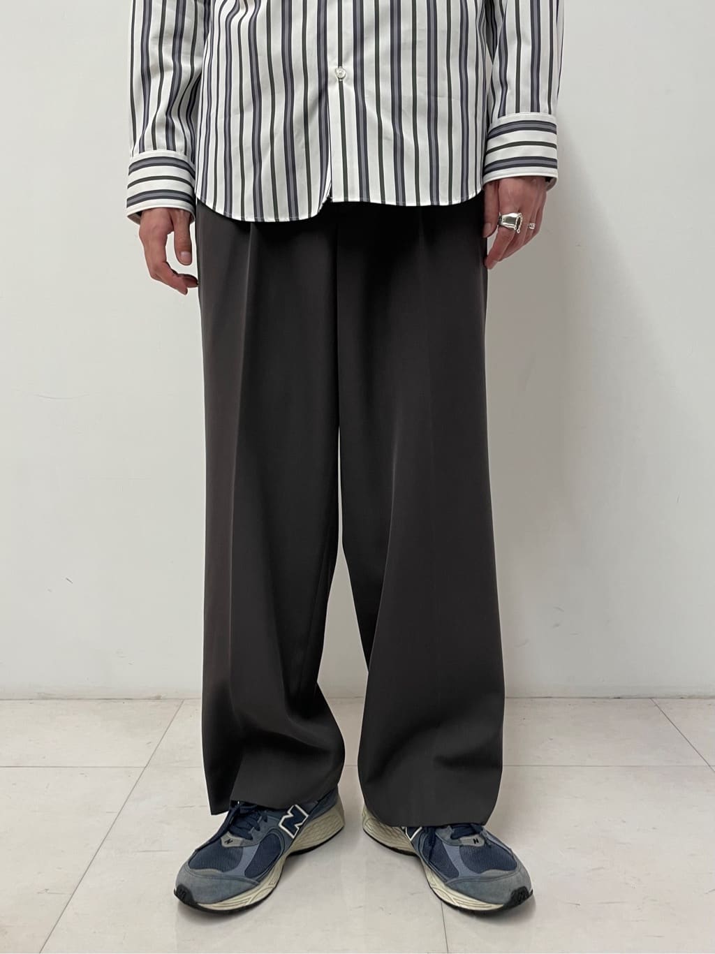 蒲谷祐太さんの「DRESSTERIOR｜◆ウォッシャブル コットンカシミヤスムースニット」を使ったコーディネート