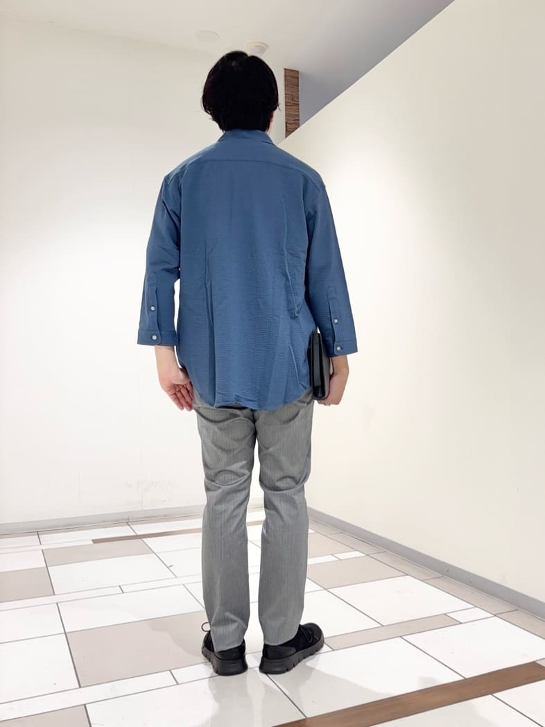 及川さんの「TAKEO KIKUCHI｜【全7サイズ&times;8色展開！】トップマルチヘリンボン パンツ」を使ったコーディネート