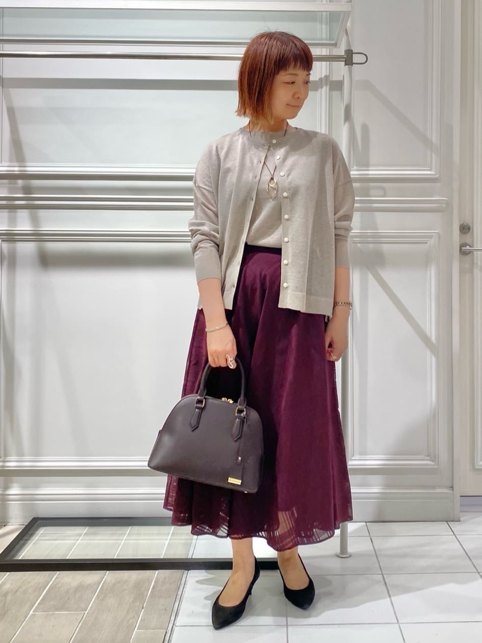 AKKOさんの「UNTITLED｜【アンサンブル可/洗える】シアーノースリーブ プルオーバー」を使ったコーディネート