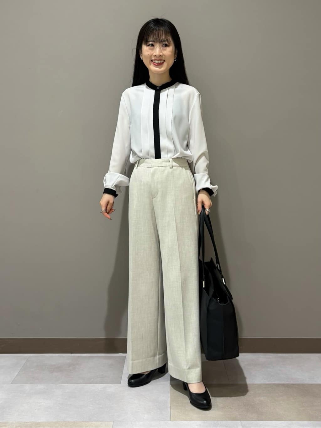 KEIKOさんの「INDIVI｜【日本製／通勤スーツ】プレシャスドビー ノーカラージャケット」を使ったコーディネート