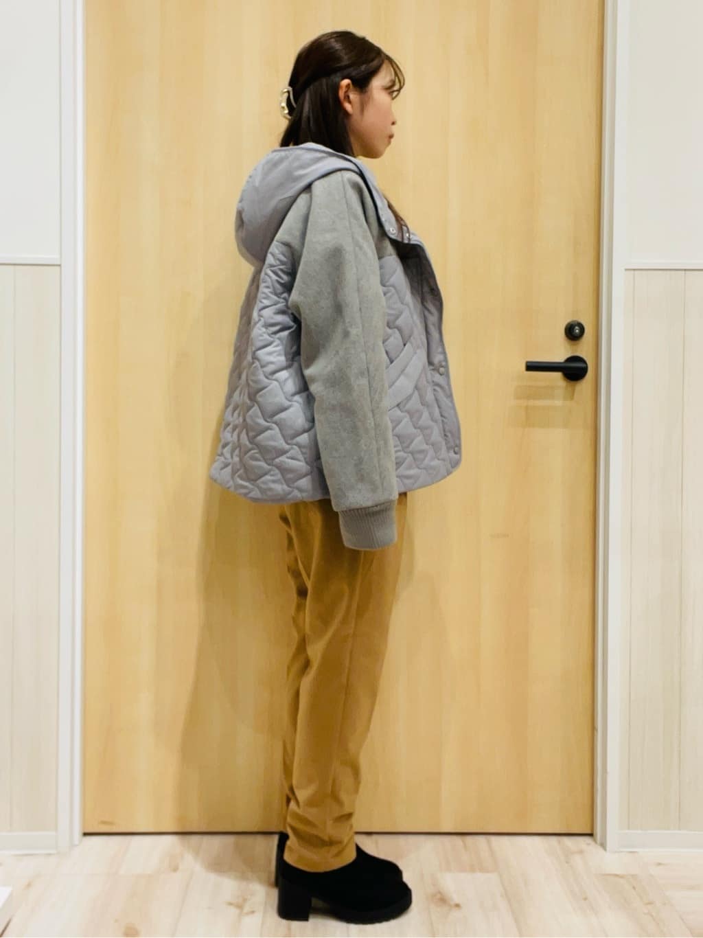 minamiさんの「SHOO･LA･RUE｜【S-LL】大人も着やすいシックなカラー 主役級フリンジニット」を使ったコーディネート