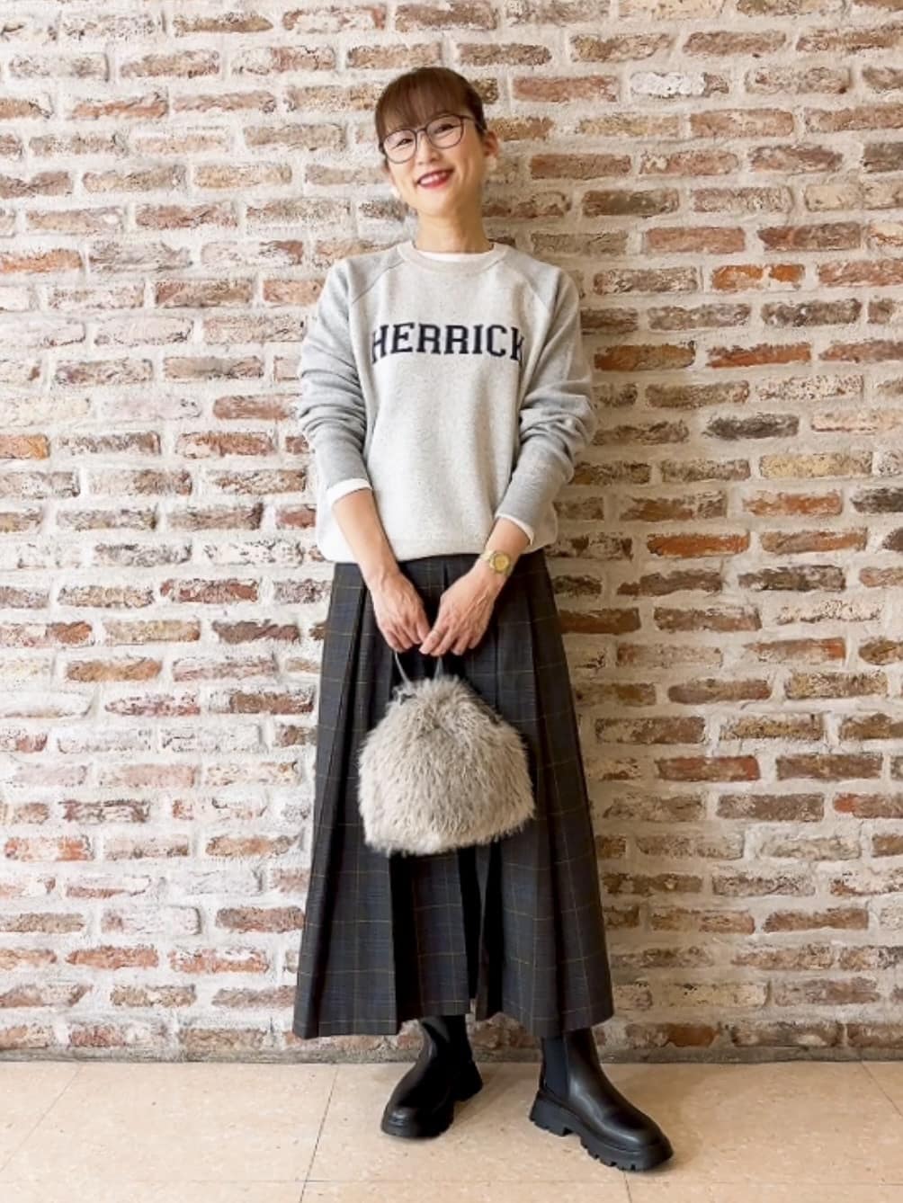 Yasucoさんの「Dessin｜【選べる首元デザイン/洗える】クルーネックロングTシャツ」を使ったコーディネート
