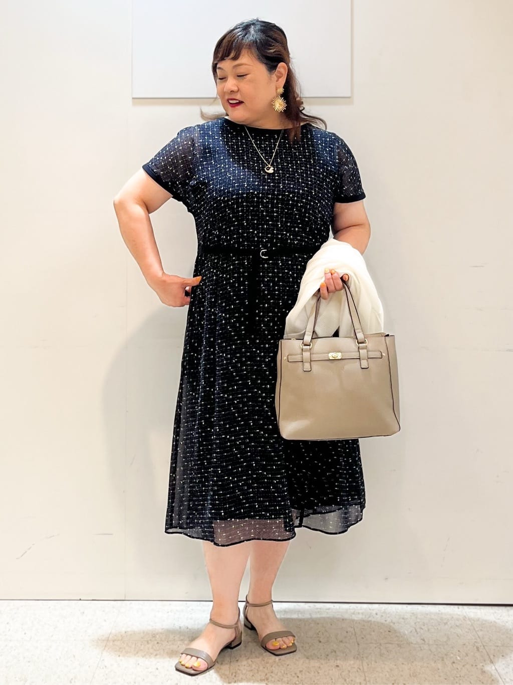 kimmyさんの「Reflect｜【WEB先行カラーあり／マシンウォッシュ可／ナローベルト付き】オフボディツイードチェックワンピース」を使ったコーディネート