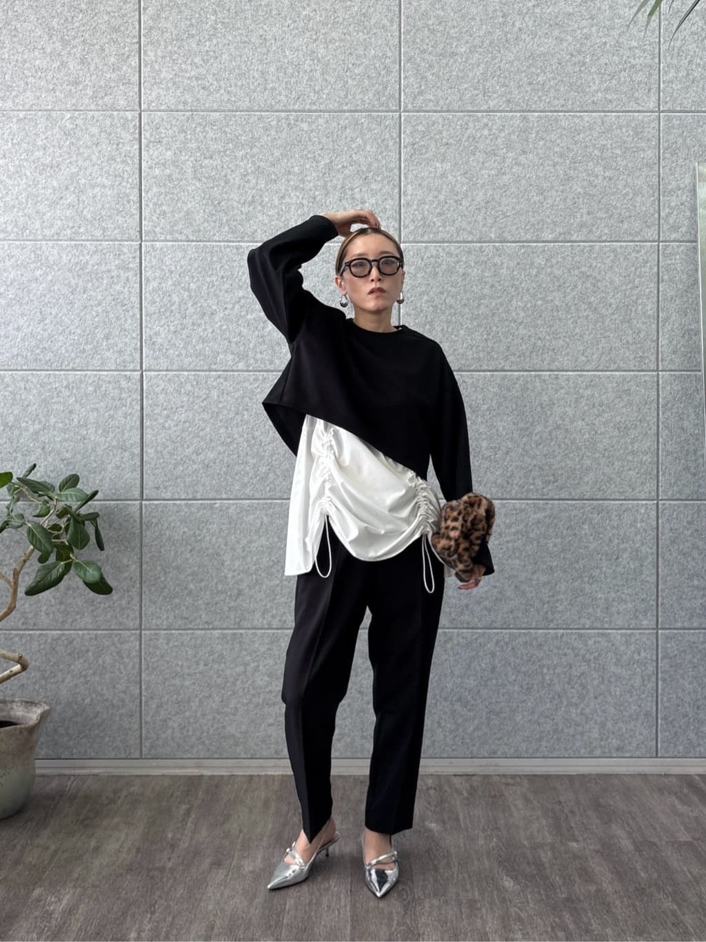 kotakiさんの「INDIVI｜Comfy SET UP｜イージーテーパードパンツ【セットアップ対応／通勤/カセット服】」を使ったコーディネート