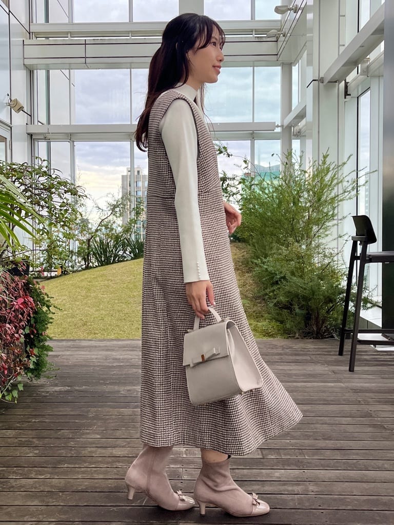 はばさんの「Couture brooch｜【多機能・フェミニン】パール調リブニット」を使ったコーディネート