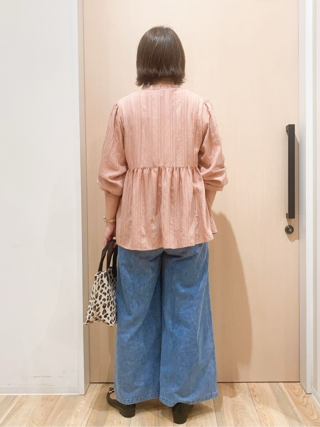 yocchiさんの「SHOO･LA･RUE｜【S-LL】大人フェミニン ペプラム風フリルブラウス」を使ったコーディネート
