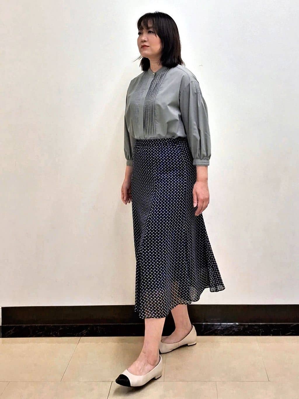 S.xuliさんの「Reflect｜【程よいゆとり感／体型カバー】ピンタックデザインシャンブレーブラウス」を使ったコーディネート