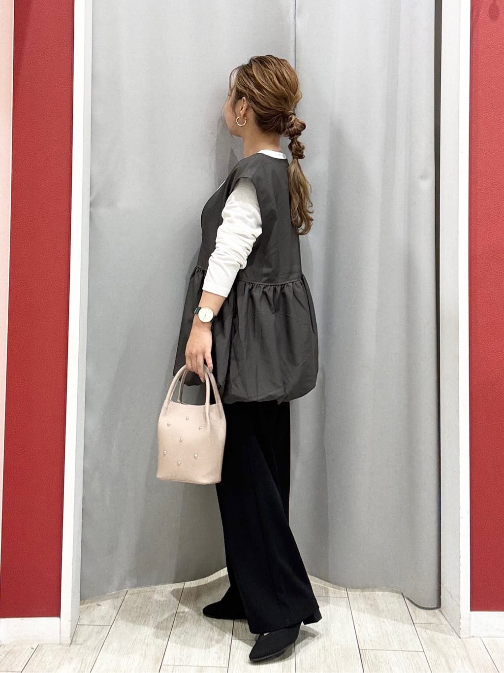 shioさんの「SHOO･LA･RUE｜【S-LL】美シルエット 裾バルーンシルエットジレ」を使ったコーディネート